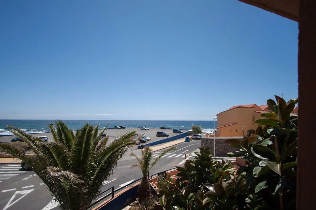 Your Desk On The Beach, Vista Bella Seaview Apartment El Medano  0*, El Medano (Tenerife)